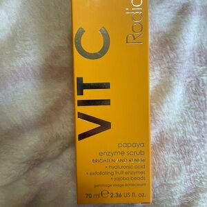 Rodial Vit C Papaya Enzyme Scrub - Bright Yellow